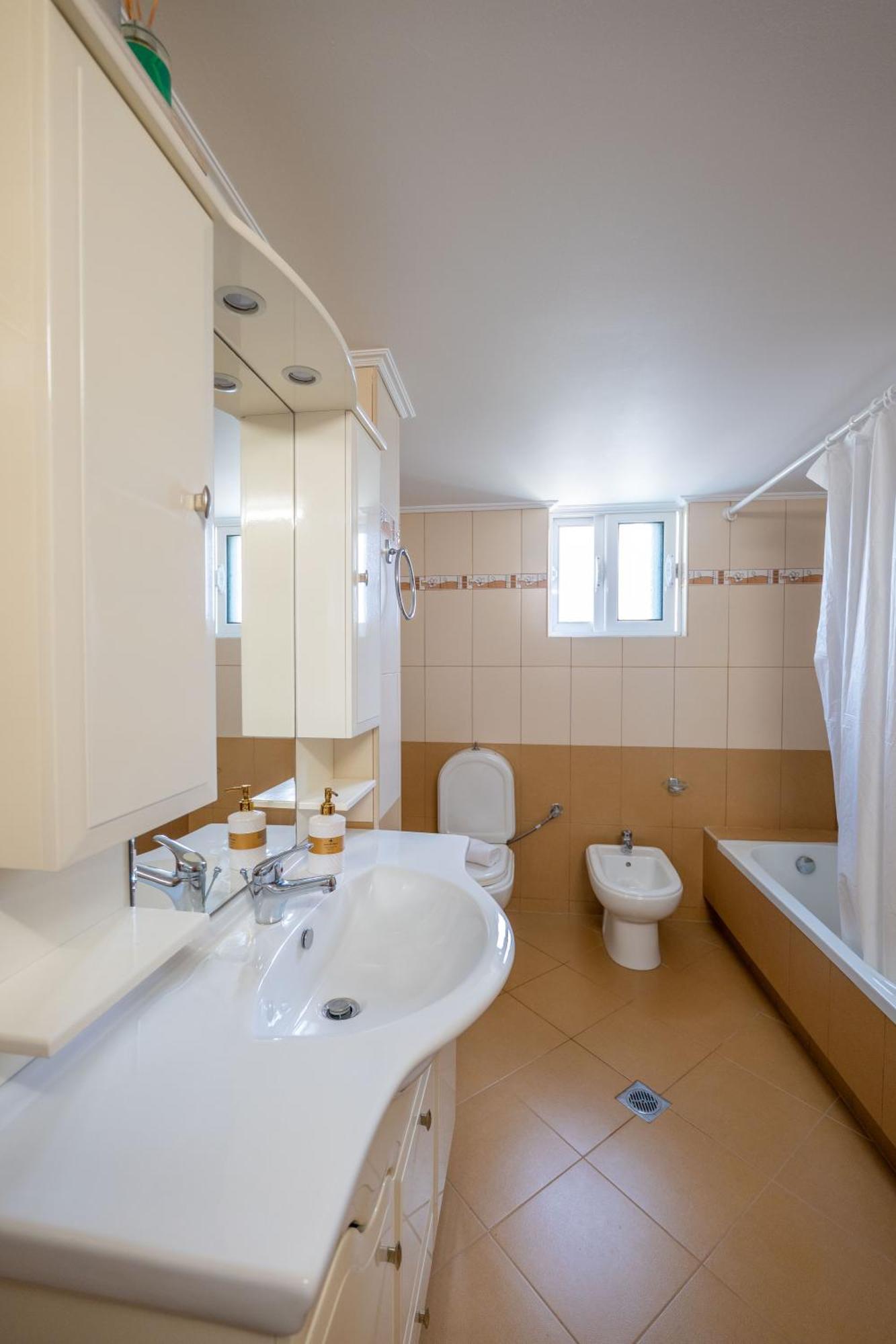 Philoxenia Apartments Saranda Ngoại thất bức ảnh